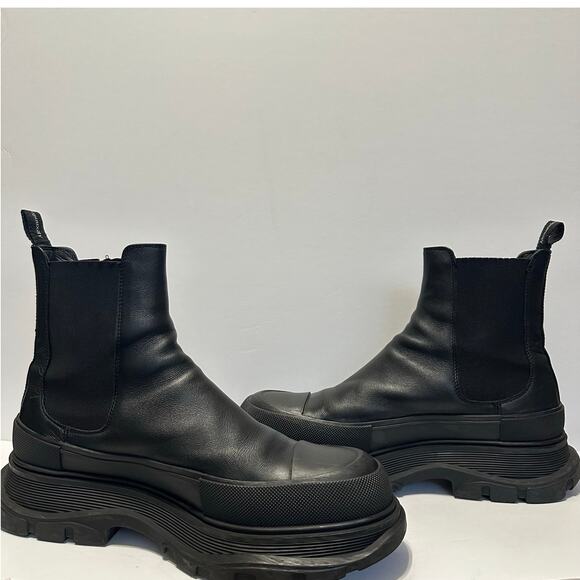 McQueen Tread Slick Chelsea Boot size IT 44 Leather Triple Black - Picture 15 of 16